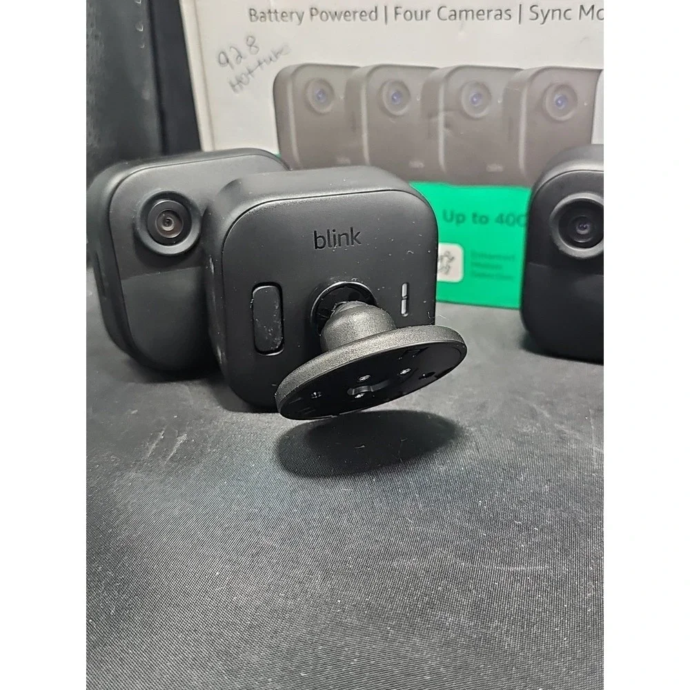 BLINK OUTDOOR WIRELESS HOME SECURITY CANERAS G8T2-CV01 LOT OF 4